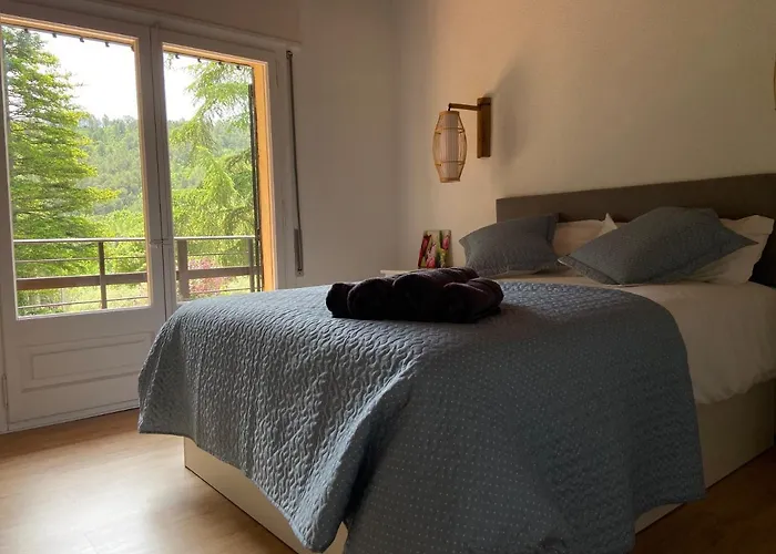 Bed & Breakfast Els Avets De La Muga 3*