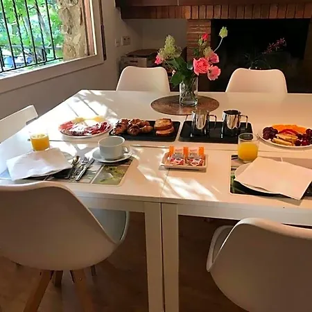 Els Avets De La Muga Alojamento de Acomodação e Pequeno-almoço